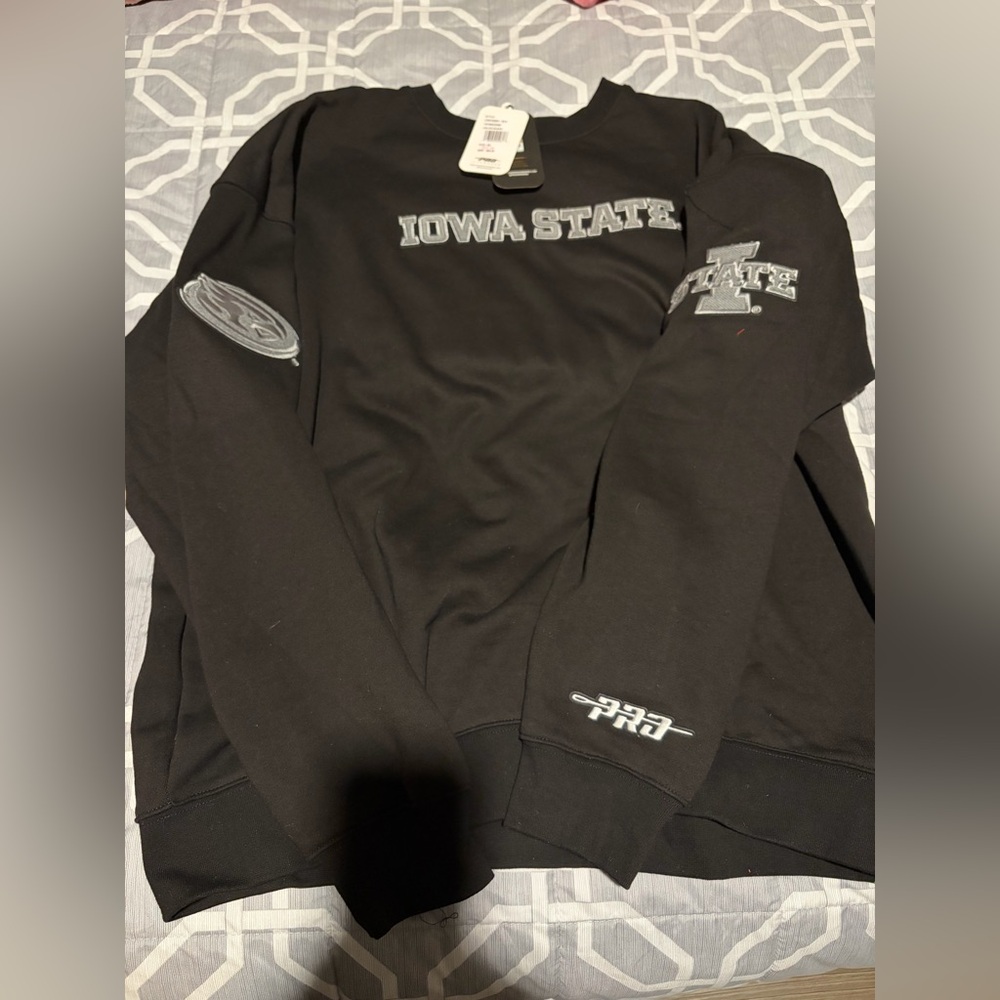 Black Iowa State crewneck sweatshirt NWT